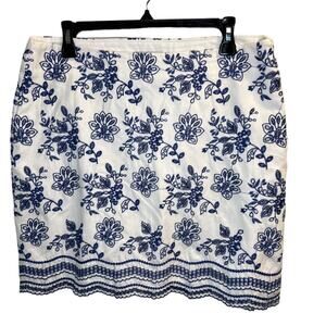 Loft Embroidered Floral Mini Skirt Blue White Sz 10P Petite Scalloped Edge Hem